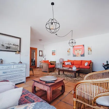 Con Piscina A Pie De Playa *