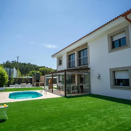 Villa Con Piscina Cerca De La Playa 格罗韦