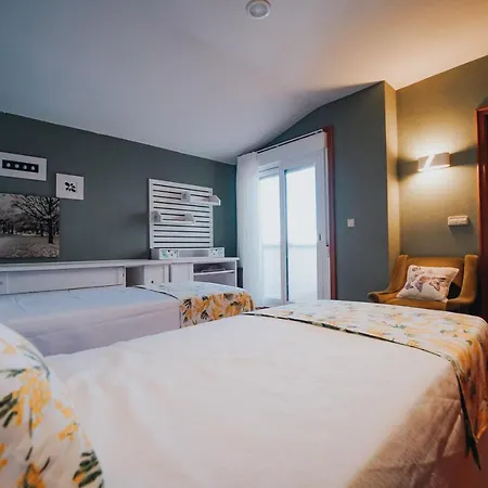 Con Piscina A Pie De Playa