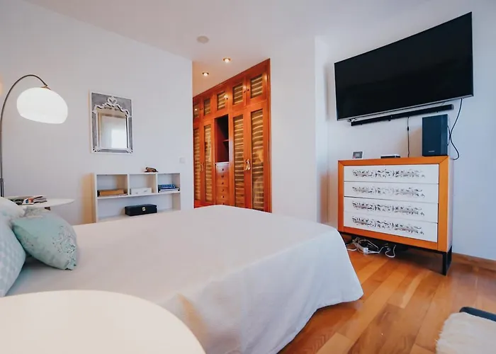 Con Piscina A Pie De Playa