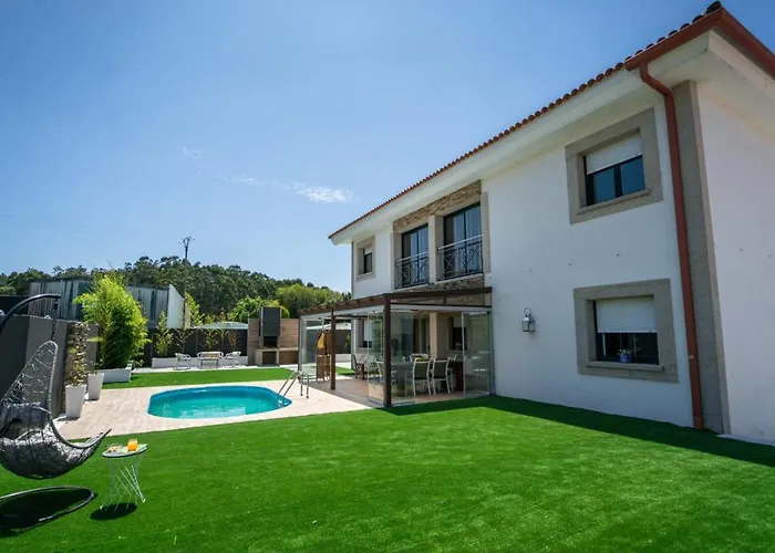 Con Piscina A Pie De Playa O Grove